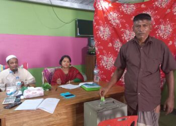 আলীকদম নৌকা চালক সমবায় সমিতির নির্বাচন চলমান।