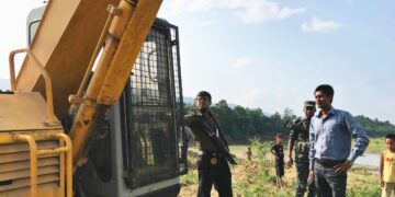 আলীকদমে অবৈধভাবে বালি তোলার কাজে নিয়োজিত এস্কেভেটর জব্দ, জরিমানা আদায়