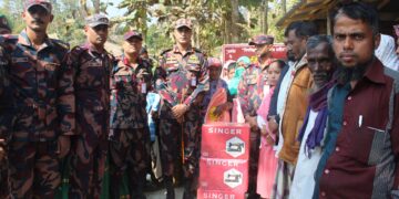 বান্দরবানের আলীকদমে বিজিবি’র শীতবস্ত্র ও সেলাই মেশিন বিতরণ